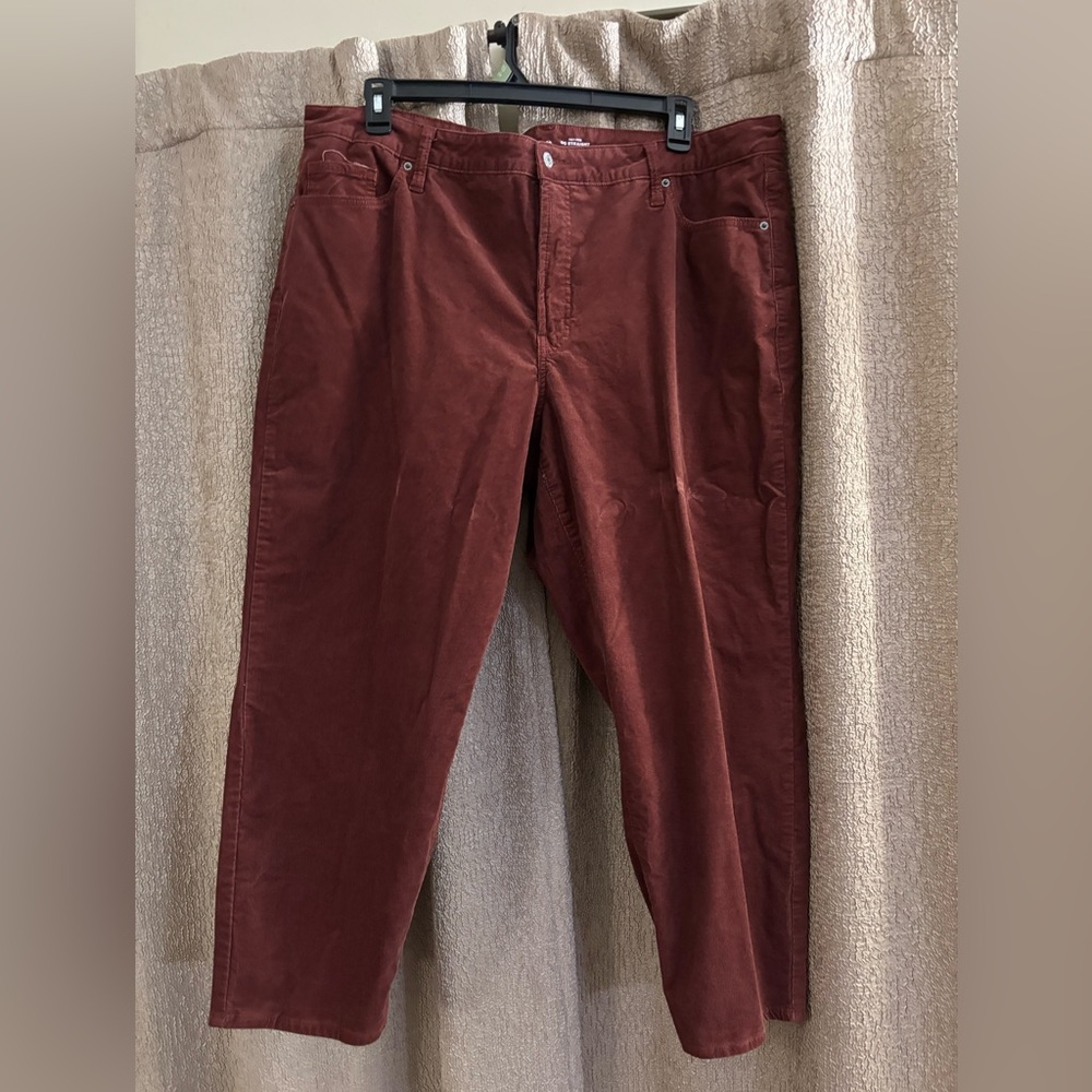 Old Navy Women’s Corduroy Pants in Deep Rust
